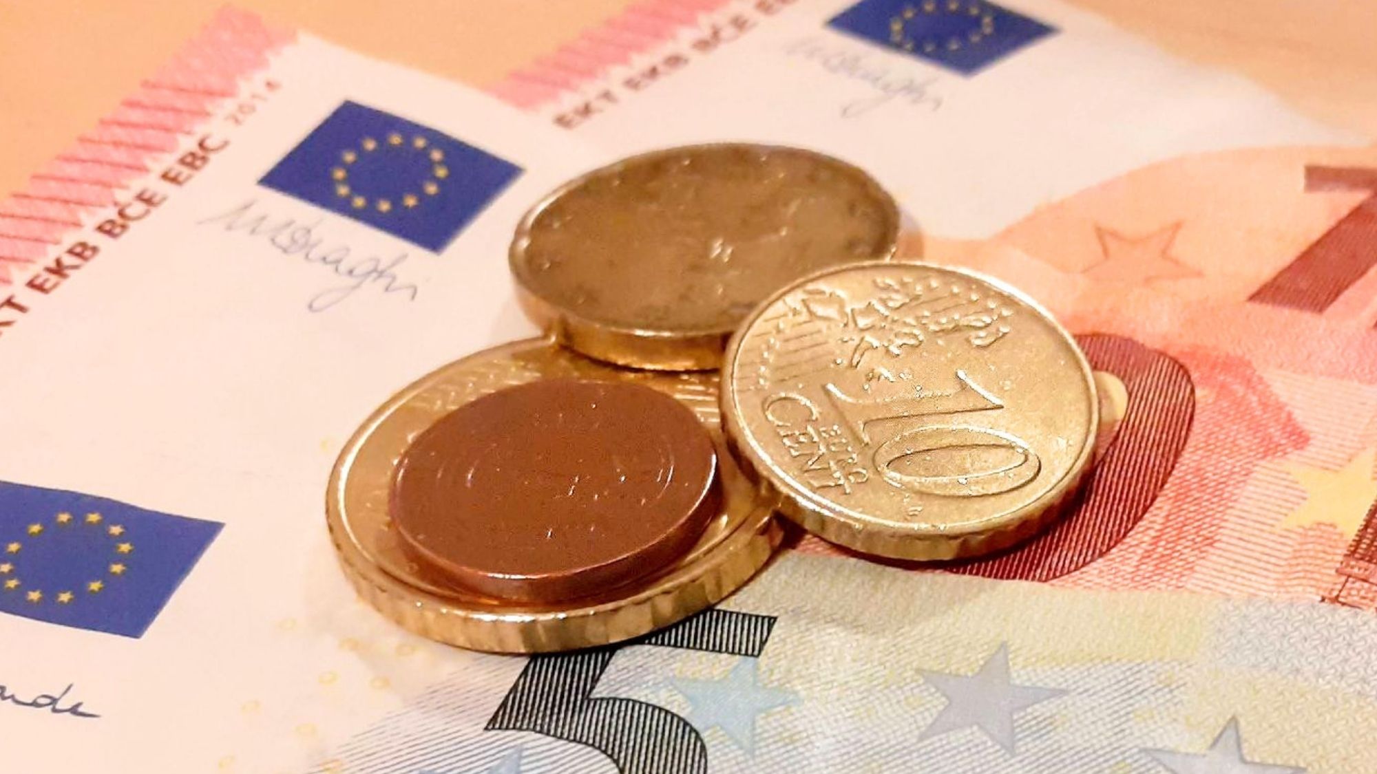 Read more about the article Camino de Santiago Costs: A Beginner’s Budgeting Guide