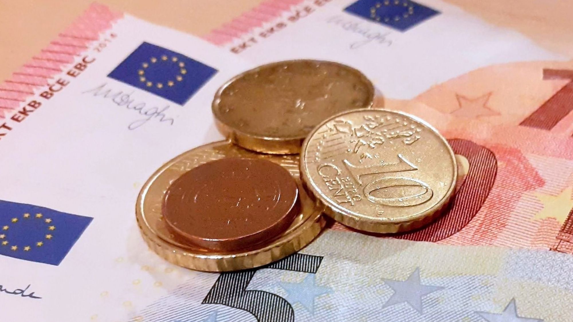 Read more about the article Camino de Santiago Costs: A Beginner’s Budgeting Guide